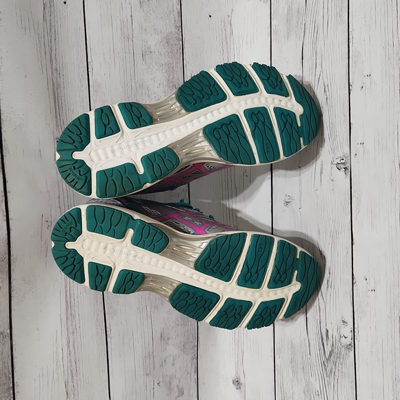 Asics Womens Gel-Cumulus 18 running shoe size 9.5 - Picture 6 of 8